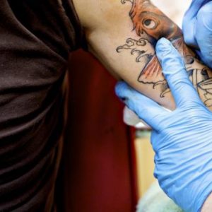 Роль анестезии в процессе нанесения татуировки